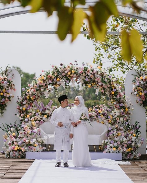 A heartfelt thank you to Afrina and Sufyan for choosing our 'Bring Us Home' wedding package for your beautiful outdoor celebration. Your trust in us means the world. Wishing you both a lifetime of love and cherished memories in this stunning setting Photo by : @anginstudios Decor by : @rumahdusun For rates & packages kindly click the link on our bio. #riasan #destinationweddingkelantan #gardenweddingkelantan #eventplacekelantan #malaysiawedding #kelantanwedding #pasirputehwedding... Dekorasi Wedding Outdoor, Pelamin Garden, Butterfly Wedding Dress, Pose Prewedding, Nikah Decor, Flowers Backdrop, Nikah Outfit, Outdoor Celebration, Garden Theme Wedding