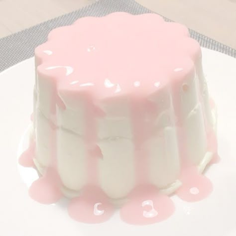 Kawaii Dessert, Charmmy Kitty, Soft Pink Theme, Pink Foods, Pink Theme, Pastel Pink Aesthetic, Kawaii Food, Cute Desserts, Cafe Food