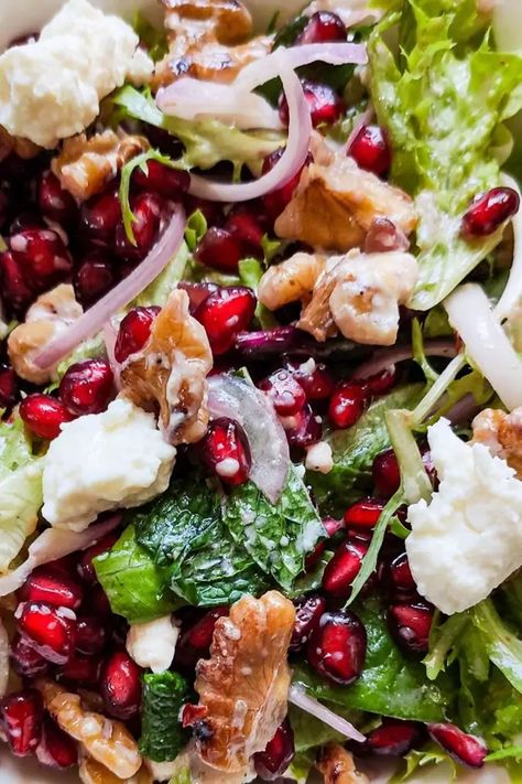 Pomegranate Walnut Salad, Pomegranate Feta Salad, Mediterranean Salad Recipes, Pomegranate And Feta Salad, Healthy Mediterranean Salad, Pomegranate Recipes Salad, Feta Salad Recipe, Pomegranate Recipes, Creamy Feta