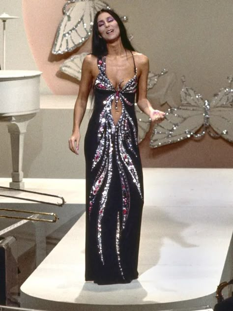 Cher Fashion 70s, Cher 70s Fashion, Cher Outfits 70s, Cher Icon, Iconic Cher, Cher Fashion, Cher Looks, Cher Dress, Cher Outfits