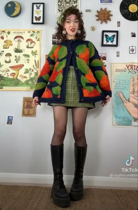 Sophie Seddon, Maximalist Outfit, Maximalist Outfits, Eclectic Outfits, Maximalist Fashion, Best Winter Outfits, Cardigan Vintage, Funky Outfits, Quirky Fashion