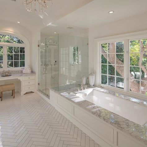 Master Bathrooms Luxury, Amazing Master Bathrooms, Modern Master Bath, Master Suite Bathroom, Bathrooms Luxury, Luxury Master Bathrooms, Large Bathroom, Marble Slabs, Master Bath Remodel