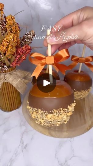 226K views · 19K reactions | 5 ingredient Caramel Apples Ingredients: 6-8 apples 1 tbsp butter 2 bags Kraft caramel bits 1/2 cup hazelnut creamer Chocolate melts Optional: Toppings 1. Clean apples hot water then wipe well 2. Push stick halfway into apple then refrigerate apples 3. Melt butter then add caramel bits and creamer. Continuously stir until it reaches a bubbling boil. 4. Start dipping your cold apples using a twirling motion. Then place on parchment paper to dry for 5 mins. 1. Now dip into melted chocolate and while chocolate is still wet top with toppings, l’m using peanuts but you can also use pecans, fall sprinkles or candy. 2. Allow chocolate to dry and enjoy! #caramelapples #caramelapple #falltreats #caramel #tampafoodie | Dipped Tampa | Billie Holiday · Easy Living Dipped Tampa, Candy Apples Diy, Candy Apples Caramel, Caramel Apple Recipe, Caramel Apples Halloween, Diy Caramel, Kraft Caramel Bits, Hazelnut Creamer, Chocolate Caramel Apples