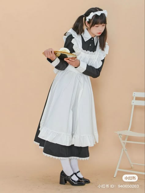 Maid Outfit Realistic, Cute Maid Pose Reference, Traditional Maid Outfit, Maid Dress Pose, Maid Couple Costume, Maid Dress Reference, Waitress Pose Reference, Maid Poses Reference, Maid Outfit Reference