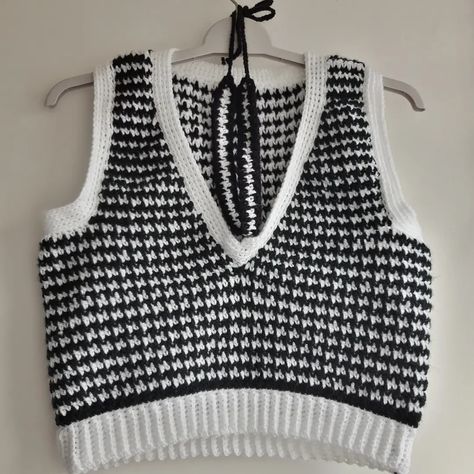 Crochet Vest Pattern Free Boho, Cropped Sweater Vest Crochet, Checker Vest Crochet Pattern, Crochet Checkered Vest, Checkered Vest Crochet, Crochet Checkered Sweater Vest, Crochet Vest Pattern Free, Crochet Sweater Vest, Houndstooth Sweater