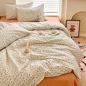 Comfy Duvet Cover, Duvet Cover Sets Aesthetic, Cottagecore Duvet Cover, Bedroom Duvet Covers Ideas Color Schemes, Flower Sheets Aesthetic, Vintage Floral Bedding, Twin Bed Aesthetic, Cute Bedding Aesthetic, Floral Bedding Aesthetic