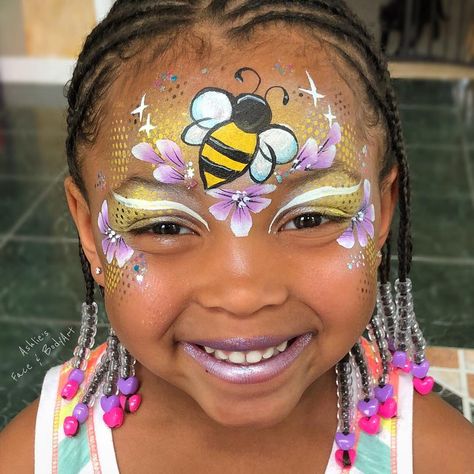 🐝🌸🐝🌸 • • • #facepaint #spring #flowers #facepainter #sillyfarm #jestpaint #facepaintcom #flowerfacepaint #shareyourfacepaint… Bee Face Painting, Bee Face Paint, Easter Face Paint, Bee Face, Butterfly Face Paint, Butterfly Face, Face Painting Easy, Kids Face Paint, Facepainting Ideas