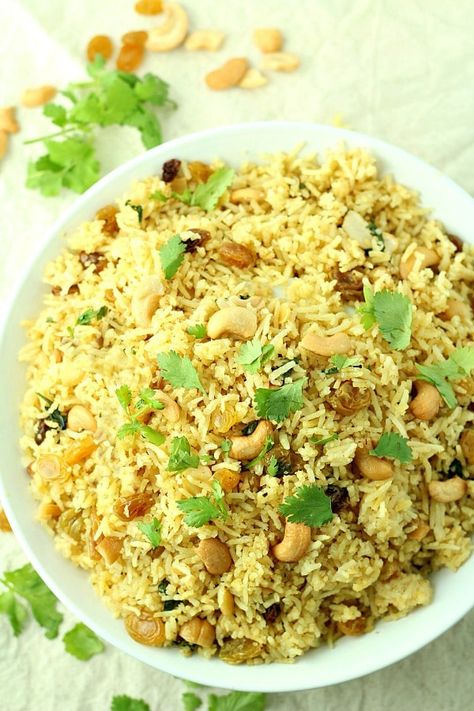 Red Curry Rice With Raisins And Cashews – Must Love Home Red Curry Rice, Rice With Cashews, Rice With Raisins, Slow Cooker Freezer Meals, Christmas Dinner Menu, Curry Rice, Eat Pretty, Red Rice, Persian Food