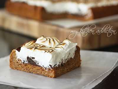 Toasted S'mores Cookie Bars with Nutella Ganache Smores Cookies Bars, Marshmallow Meringue, Nutella Ganache, Meringue Desserts, Sweets Bar, Smores Cake, Meringue Recipe, S'mores Bar, Brownie Bar