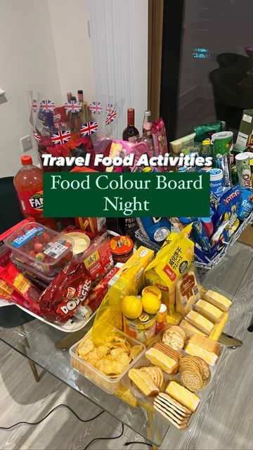 Essen, Colour Board Party Food, Bring Your Own Board Party Colour, Color Theme Party Trays, Colour Boards Food, Coloured Board Night Ideas, Blue Food Tray Ideas, Red Board Night, Colour Food Board Party