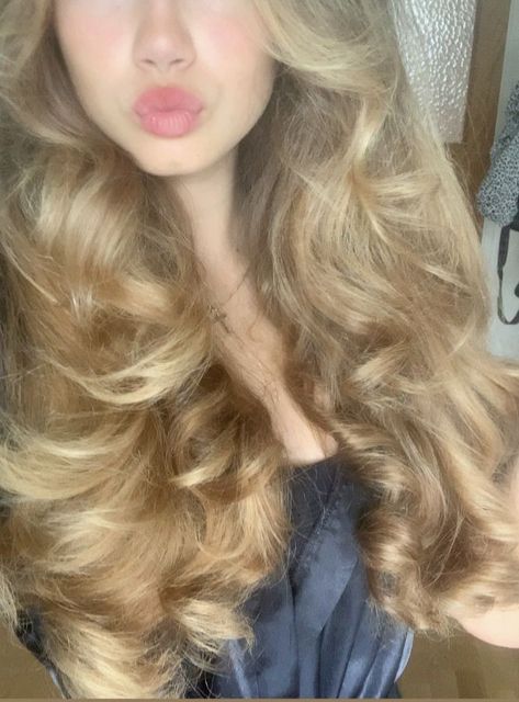 Blowout Hair, Blonde Hair Inspiration, Hair Stylies, Long Blonde, Long Blonde Hair, Hair Inspo Color, Dream Hair, Aesthetic Hair, Hairstyles Haircuts