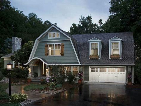 Love everything about this. Gambrel House, Custom Wood Garage Doors, Carriage House Garage Doors, Garage Door House, Carriage House Garage, Residential Garage Doors, Wood Garage Doors, Garage Door Makeover, Gambrel Roof