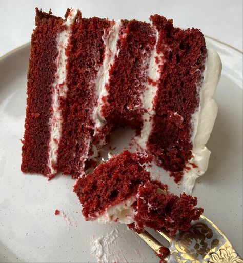 Best Red Velvet Cake Recipe, Easy Cream Cheese Frosting, Best Red Velvet Cake, Soft Cake, Red Velvet Cake Recipe, Handle The Heat, Mexican Table, Easy Cream, Red Food