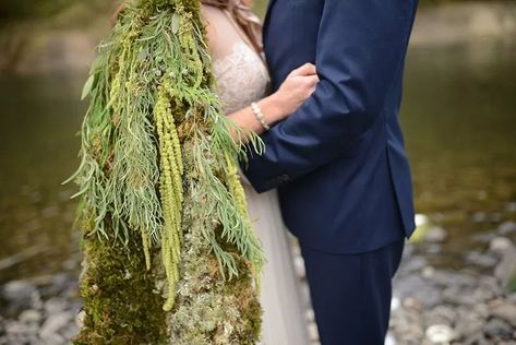 A moss cape and metal bow tie slays all wedding fashion forever | Offbeat Bride Gnome Costume, Science Wedding, Moss Fashion, Cape Costume, Metal Bow, 1920s Wedding, Organic Fashion, Offbeat Bride, When I Get Married