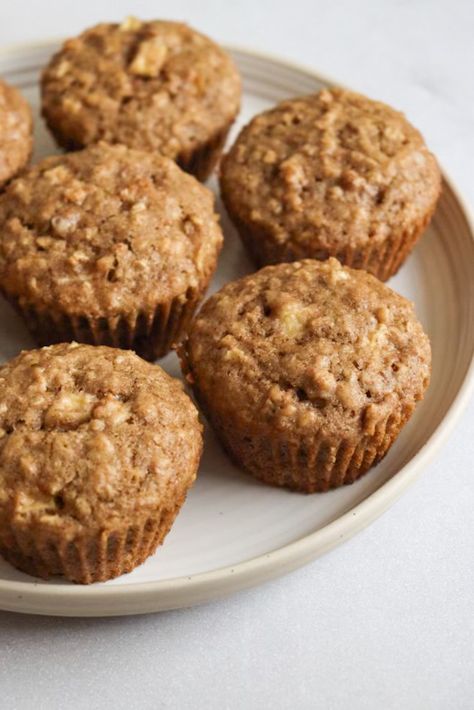 Apple Cinnamon Oat Muffins (Healthy) Apple Cinnamon Oat Muffins, Cinnamon Oat Muffins, Oat Muffins Healthy, Chai Muffins, Apple Cinnamon Oatmeal Muffins, Cinnamon Muffins Recipe, Apple Oat Muffins, Cinnamon Oatmeal Muffins, Fiber Muffin