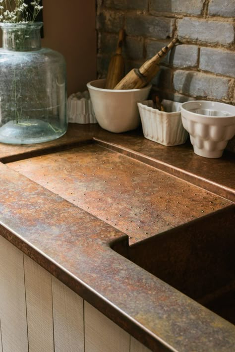 Colored Stone Countertops, Copper Kitchen Worktop, Kitchen Work Tops, Modern Copper Kitchen, Copper Countertops, Worktops Kitchen, Countertop Choices, Wooden Worktops, Devol Kitchens