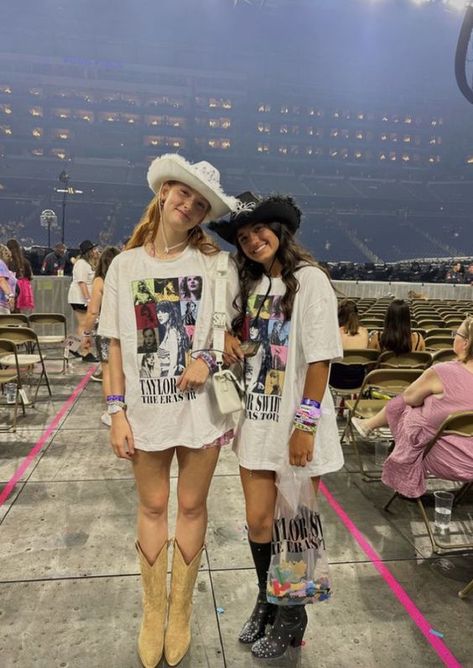 Eras Fit Ideas, Eras Tour Country Outfit, Ts Concert Outfit, Era Your Outfits, Bestie Eras Tour Outfits, Eras Tour Sparkly Outfits, Taylor Swift Concert Outfit Aesthetic, Eras Tour Shirt Outfit, Aesthetic Eras Tour Outfits