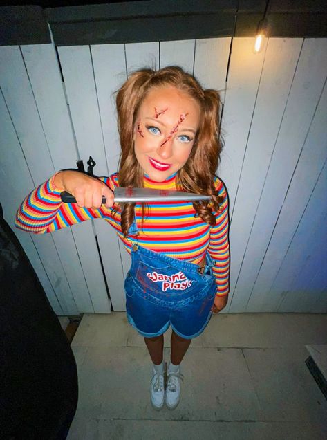 Dressing Up As Celebrities For Halloween, Scary Makeup For Halloween, Cute Chucky Costume, Halloween Costumes Scary Girl, Cute Chucky Costume Women, Women Chucky Costume, Chuckie Halloween Costume, Chucky Costume Women, Chucky Girl Costume