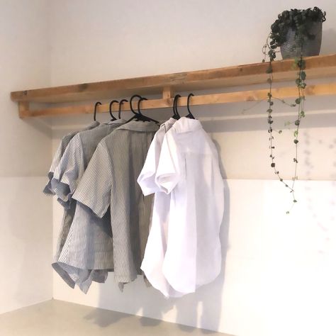 Floating Shelf Wardrobe, Floating Clothes Rack, Shelf With Hanging Rod, Dorm Room Decor Diy, Wall Hangers For Clothes, Floating Shelves Wood, Laundry Shelf, Space Hacks, Floating Wood Shelves