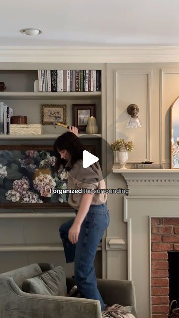 Shelby | Pretty in the Pines on Instagram: "9 months later and we finally mounted a TV in this house📺 comment “links” for details in your inbox! I did a shelfie method inspired by @reserve_home & @hummusbirrd and I loooove the end result and how spacious this room feels now. #tvmount #frametv #livingroomdecor #livingroom #homedecor #cozyfall" Tv In Cottage Living Room, Pretty In The Pines Living Room, Tv On Bookcase, Pretty In The Pines Shelby, Eclectic Minimalism, Hide Tv, Pretty In The Pines, Cottage Living Room, Staging Ideas