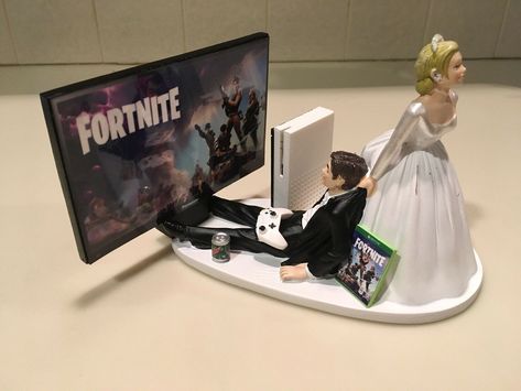 Forget Fortnite! It's Your Wedding Humour, Fortnite Wedding, Tema Disney, The Game Is Over, Wedding Topper, Cute Wedding Ideas, Maybe One Day, Wedding Cake Topper, Wedding Time