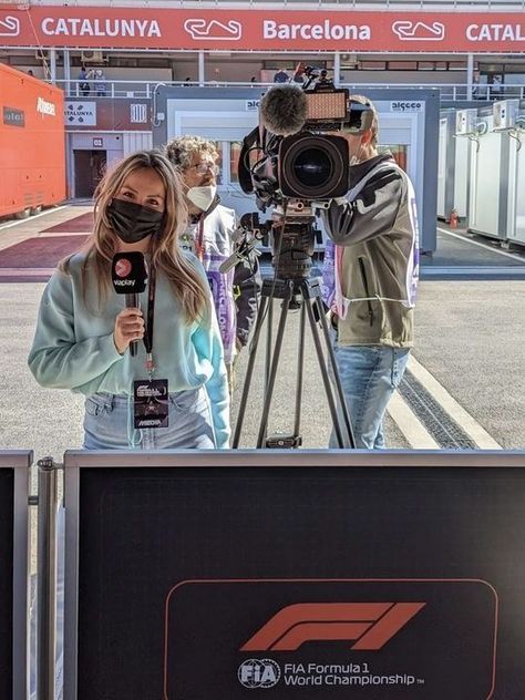 F1 Interviewer Aesthetic, Being Interviewed Aesthetic, F1 Reporter Aesthetic, Sports Journalist Aesthetic, F1 Journalist Aesthetic, F1 Interview, Interviewer Aesthetic, F1 Reporter, News Reporter Aesthetic