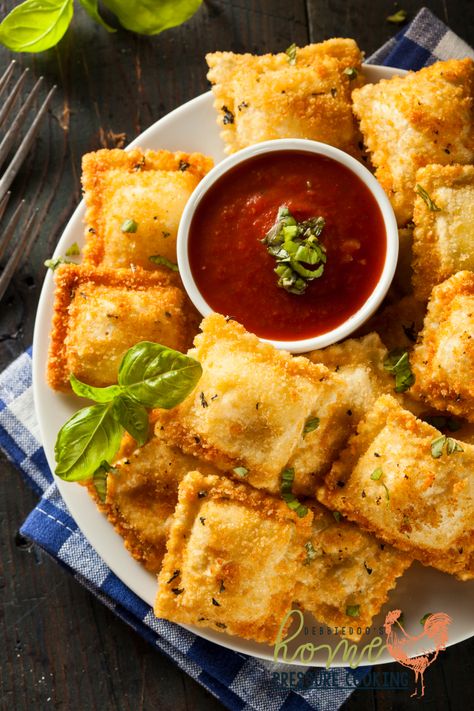 Fried Ravioli Recipe, Heart Pasta, Fried Ravioli, Ninja Cooking System, Toast Hawaii, Yummy Appetizers Parties, Ninja Cooking System Recipes, New Years Appetizers, Toasted Ravioli