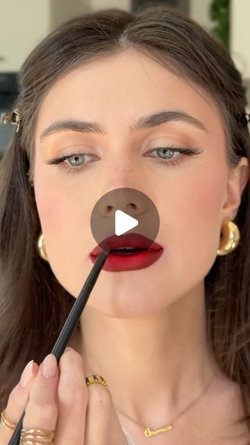 Ombre Red Lips, Red Ombre Lips, Red Lips Tutorial, Lips Tutorial, Ombre Lips, Red Ombre, Makeup Tutorials, Lip Pencil, Nyx Cosmetics