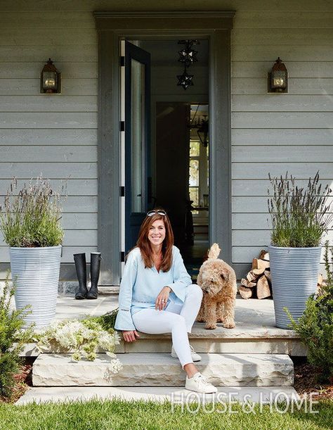 Sarah Richardson Off The Grid House, Seaside Cottage Interior Coastal Style, Sarah Richardson Bedroom, Sara Richardson Design, Sarah Richardson Bathroom, Sarah Richardson Farmhouse, Sarah Richardson Kitchen, Sarah Richardson Home, Country Style Bathrooms