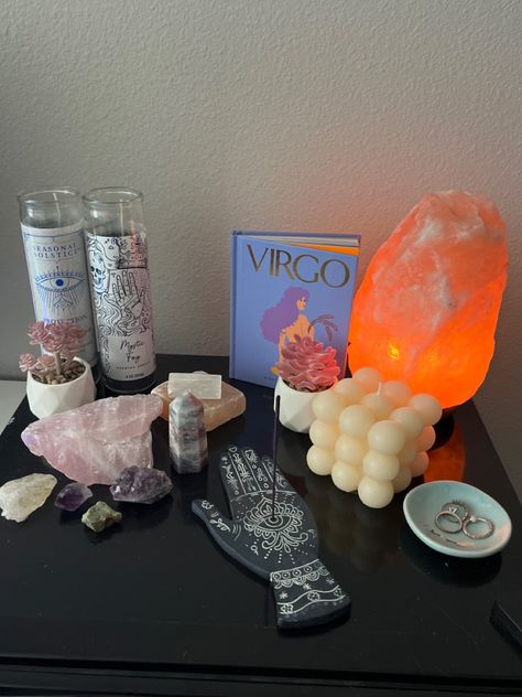 Crystal Altar Ideas, Spiritual Bedroom Decor, Rose Quartz Aesthetic, Quartz Aesthetic, Spiritual Bedroom, Pink Succulents, Spiritual Room Decor, Crystal Alter, Cute Desk Organization