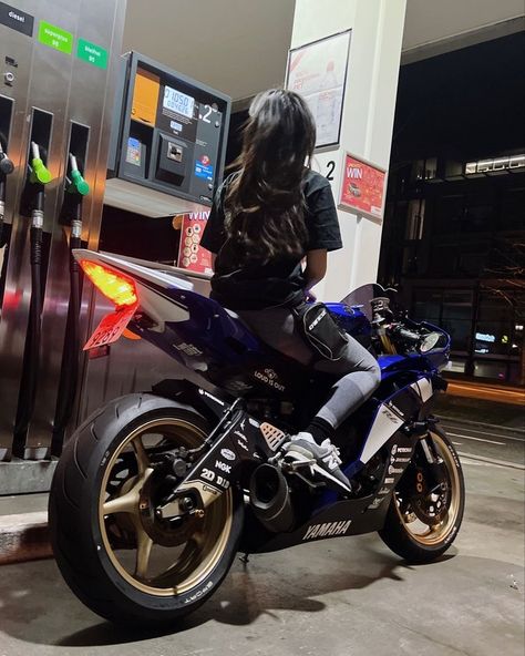 Xe Ducati, Moto 50cc, Motocross Love, Image Moto, Bike Aesthetic, Motorcycle Aesthetic, Biker Aesthetic, Pretty Bike, Biker Love