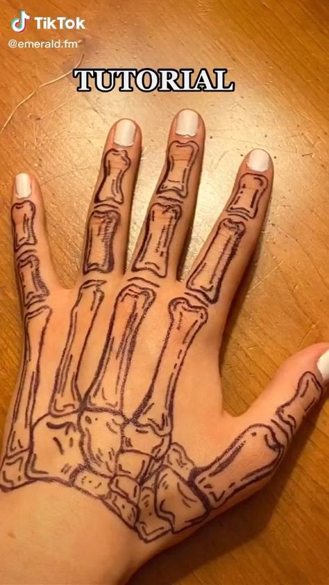 skull skeleton hand tutorial art tiktok Halloween Hand Tattoos, Skeleton Hand Drawing Tutorial, Bone Hand Tattoo, Skeleton Hands Drawing, Small Wave Tattoo, Hands Tutorial, Tato Henna, Henna Tattoo Hand, Sharpie Tattoos