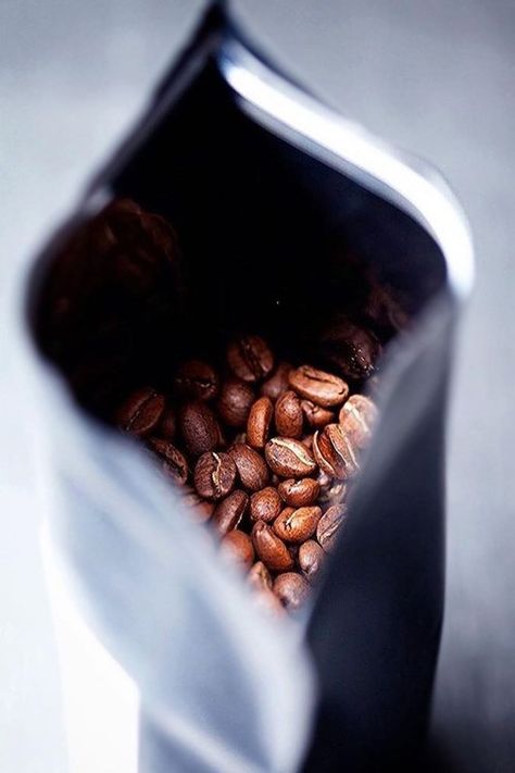 JOJADOJA. Menu Flatlay, Coffee Beans Photography, Coffee Advertising, Espresso Cafe, Summer Shoot, Coffee Shop Photography, Coffee Shot, Coffee Truck, Coffee Pictures