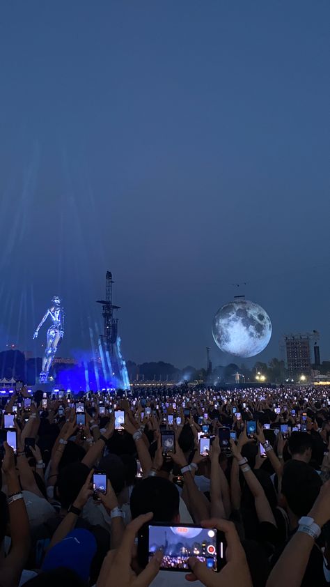 Theweeknd Concert Aesthetic, Weekend Concert Aesthetic, Future Concert, Organizator Grafic, Concert Aesthetic, Dream Concert, Dream Lifestyle, Teenage Dream, Future Life