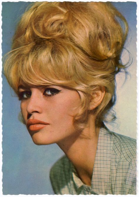 Bardot Hair, Bridgette Bardot, 1960s Hair, 60s Hair, Beehive Hair, Bridget Bardot, Retro Hairstyles, Brigitte Bardot, 인물 사진