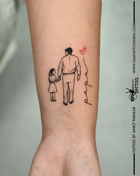 Mom Dad Tattoo Design Small, Family Heart Tattoos, Mama Tattoos, Daughter And Father Tattoo, Tattoos For Dad Memorial, Memorial Tattoo Designs, Family Quotes Tattoos, Mom Dad Tattoo Designs, Small Girly Tattoos