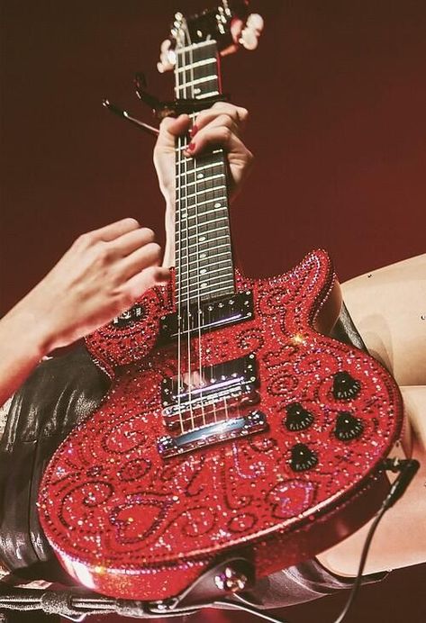 1000+ ideas about Taylor Swift Guitar on Pinterest | Taylor Swift ... Taylor Swift Guitar, Guitar Play, Taylor Swift Red Tour, Tour Aesthetic, Red Guitar, Taylor Guitars, Taylor Guitar, Loving Him Was Red, Red Tour