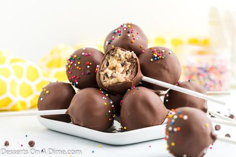 Cookie Dough Cake Pops Cake Pop Easy, Cookie Dough Cake Pops, Make Cookie Dough, Frozen Cake Pops, Brownie Cake Pops, Cookie Dough Desserts, Cake Pop Recipe Easy, Cookie Dough Cake, Crockpot Dessert Recipes