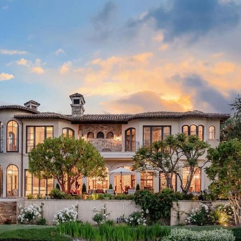 Jordan Cohen on Instagram: "Grateful to end the week with this exceptional sale! Proud to rep the buyers on this stunning lake front Italian villa in Westlake Village. Nearly 7400 square feet on a very special 1/4 acre lot with infinity pool and magnificent views. Huge thanks to my wonderful buyers for allowing me to rep them. Special thanks to my friend and colleague @troyrosen for listing this one of a kind property. Sold $9,275,000 #sold #westlakevillage #luxuryrealestate #lakelife #lakefront #remax #realtor" Lake Front, Westlake Village, Italian Villa, To My Friend, Sense Of Place, Lake Life, Special Thanks, Infinity Pool, Luxury Real Estate