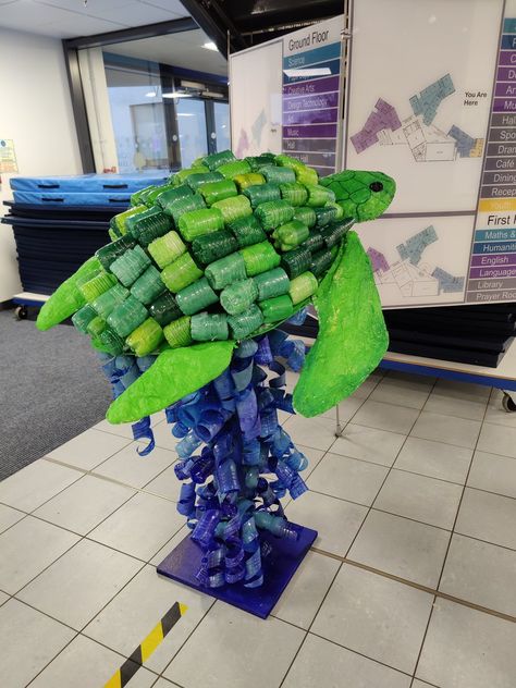 Saima Amin on X: "So proud of the students who worked on this little project for Enrichment Day today. And well done to Miss O for the careful planning behind the structure of our beautiful turtle made out of recycled plastic bottles! 🐢 I wish I took progress pics! https://t.co/mnudK84aFc" / X Diy Environmental Projects, Art Installation Ideas Student, Environment Projects Schools, Trash Art Ideas, Recycled Projects For School, Plastic Recycling Ideas Projects, Plastic Pollution Art, Plastic Bottle Recycling Ideas, Recycled Structures