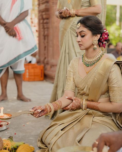 Eka | @aishwaryaarjun looks beautiful and radiant for the Gauri Pooja on her wedding day ✨ Seen here wearing a @thekanakavalliedit pure… | Instagram Kanjivaram Bridal Sarees, Tamil Wedding Saree Brides, Pooja Outfit Indian, Ganesh Pooja Outfit For Bride, Bridal White Saree South Indian, Off White Wedding Saree South Indian, Kerala Hindu Engagement Look, Indian Wedding Saree Look, Indian Wedding Saree Collection