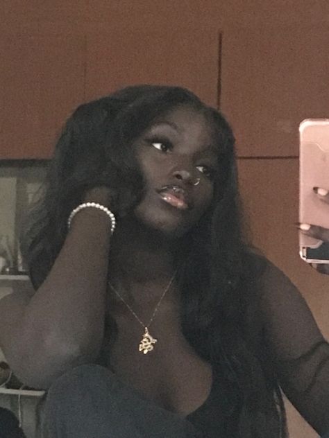 Pretty Dark Skin, Maquillaje Natural, Hair Care Products, Skin Care Essentials, Black Is Beautiful, Pretty Face, Homework, Outfit Inspirationen, Beauty Skin