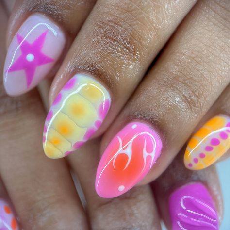 The perfect abstract set for spring🤭 Acrylic overlay: $57 Simple designs x2: $5 Intricate designs x8: $40 Total: $102 Mix N Match Nails, Mismatch Nails, Mismatched Nail Art, Mismatched Nails, Preppy Nails, Uñas Aesthetic, Teen Nails, Acrylic Overlay, Short Acrylic