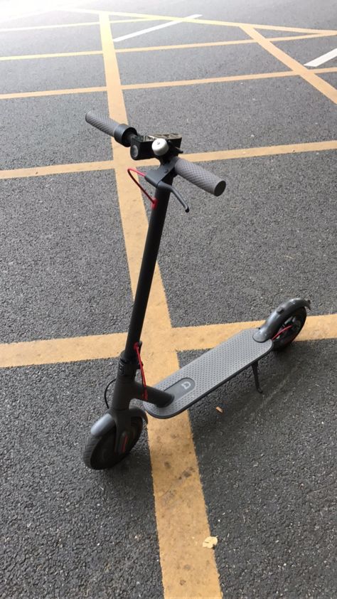 Electric Scooter Aesthetic, Electric Scooter Design, Electric Scooter For Kids, Best Electric Scooter, Scooter Design, Classic Sonic, Kids Scooter, Fancy Cars, E Scooter