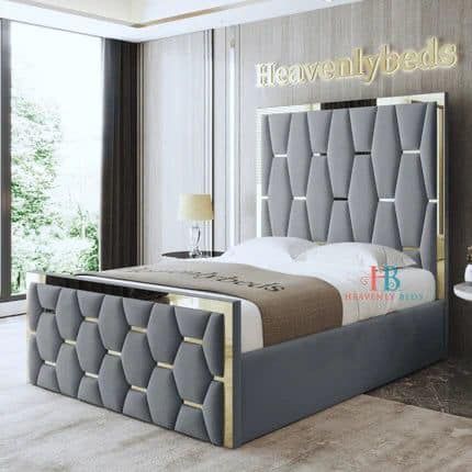 Hi everyone! Could anyone please recommend a good carpentry workshop where they can have similar custom-made bed done for me? Thanks 🙏 Mirror Bed Frame, King Size Bed Designs, Lift Storage Bed, Sleigh Bed Frame, Bed Frame Sizes, Velvet Bed Frame, Chrome Design, Storage Beds, Fabric Bed Frame