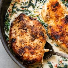 Chicken Florentine Fish Florentine, Skinnytaste Chicken, Creamy Chicken Florentine, Chicken Florentine Recipe, Florentines Recipe, Marry Me Chicken, Chicken Florentine, Creamy Spinach, Skinny Taste Recipes