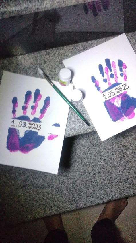 Hand Impression Painting, Hand Painting Aesthetic, Cute Crafts For Couples, Canvas Hand Print Ideas, Couple Hand Painting Canvas, Hand Print Canvas, Hand Paint Canvas, Hand Print Painting, Handprint Canvas