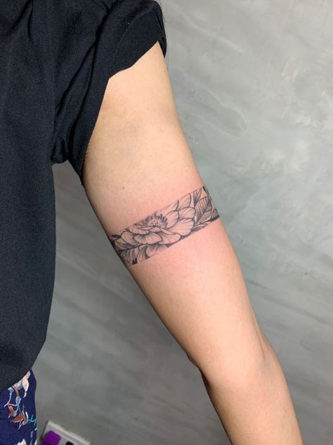 Flower Band Wrist Tattoo, Flower Tattoo Arm Bands, Wrap Round Arm Tattoos, Band Of Flowers Tattoo, Floral Tattoo Band, Armlet Tattoo, Floral Arm Band Tattoo, Floral Armband Tattoo, Flower Arm Band Tattoo