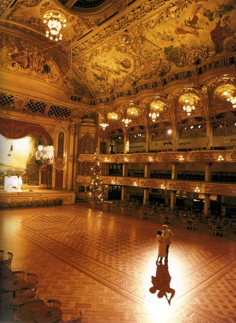 Tower Ballroom - Blackpool - Lancashire - England Ballroom Dancing, Blackpool Fc, Blackpool Ballroom, Belly Dancing Classes, Royal Aesthetic, Milonga, Salou, Blackpool, Ballroom Dance