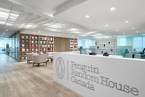 Penguin Random House Offices – Toronto Mdf Bookshelf, Office New York, Wall Feature, Corporate Office Design, Office Lounge, Centre Commercial, Office Layout, Clinic Design, House Office